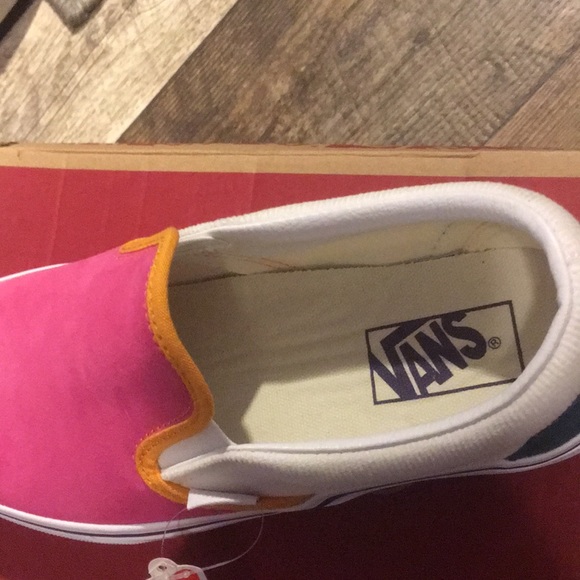 Vans - Picture 2 of 3